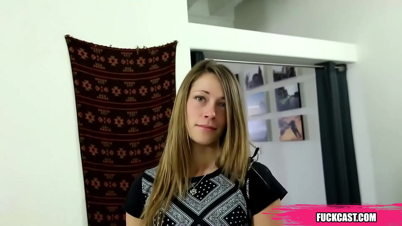 J'adore baiser des filles comme elle, celles qui jouent les indépendantes et les modestes au début et qui s'avèrent être les plus grandes salopes de toutes.